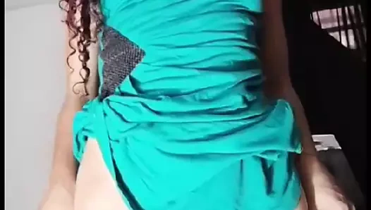 Elini deliklerimin içine sok