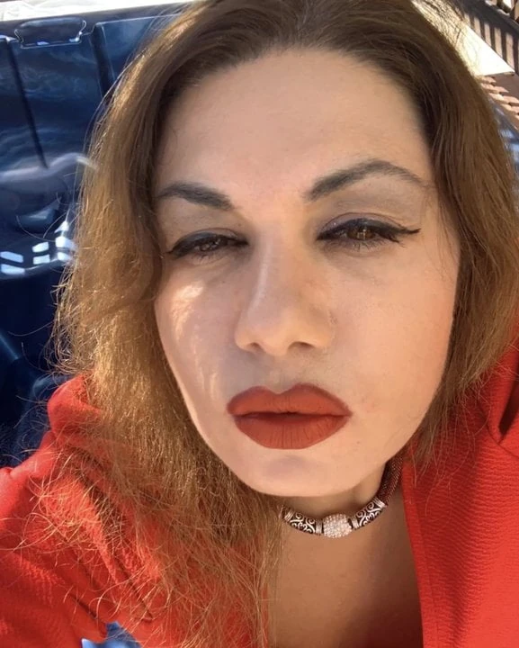 Beni sert sikmenize bayılıyorum ahhh