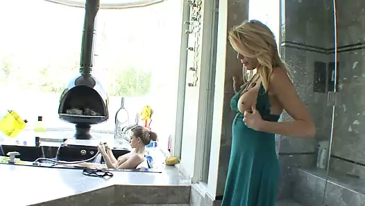 Seksi lezbiyen kızlardan tatlı video