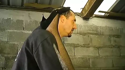 Süper büyük memeli Fransız kadın tüm deliklerine sert bir yarak alabilir