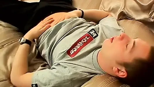 Kendi sıcak dölünü alıyor