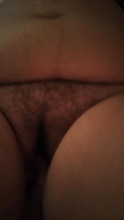 Aldatan Tombul BBW Tamil Desi Karı parmaklanıyor ve karnına masaj yapılıyor