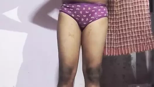 Sari içinde travesti