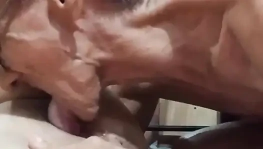 Sulu amcığının bölüm 2'sinde