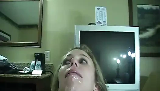 doyumsuz sarışın şaşırtıcı oral seks