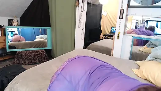 911 kızıl saçlı dawnskye dildo emiyor ve biniyor mor dantelli bir duman ve darbe getiriyor