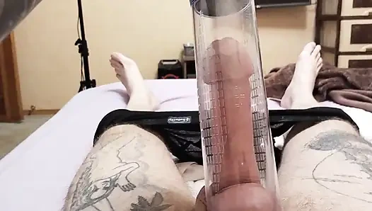 Kayınvalidem beni pompayla yakaladı ve boşalmama yardım etti