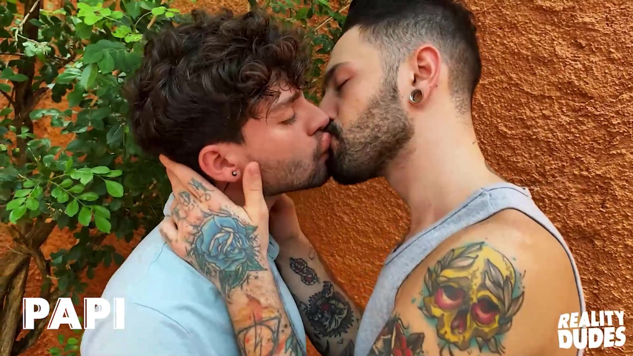 Hunk Igor Lucios Pounds Bareback Cute Joe Dave From Behind In A Back Alley - PAPI