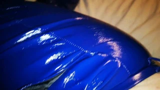 Parlak lateks deri pvc vinil kauçuk pantolon tozluk diliyorum