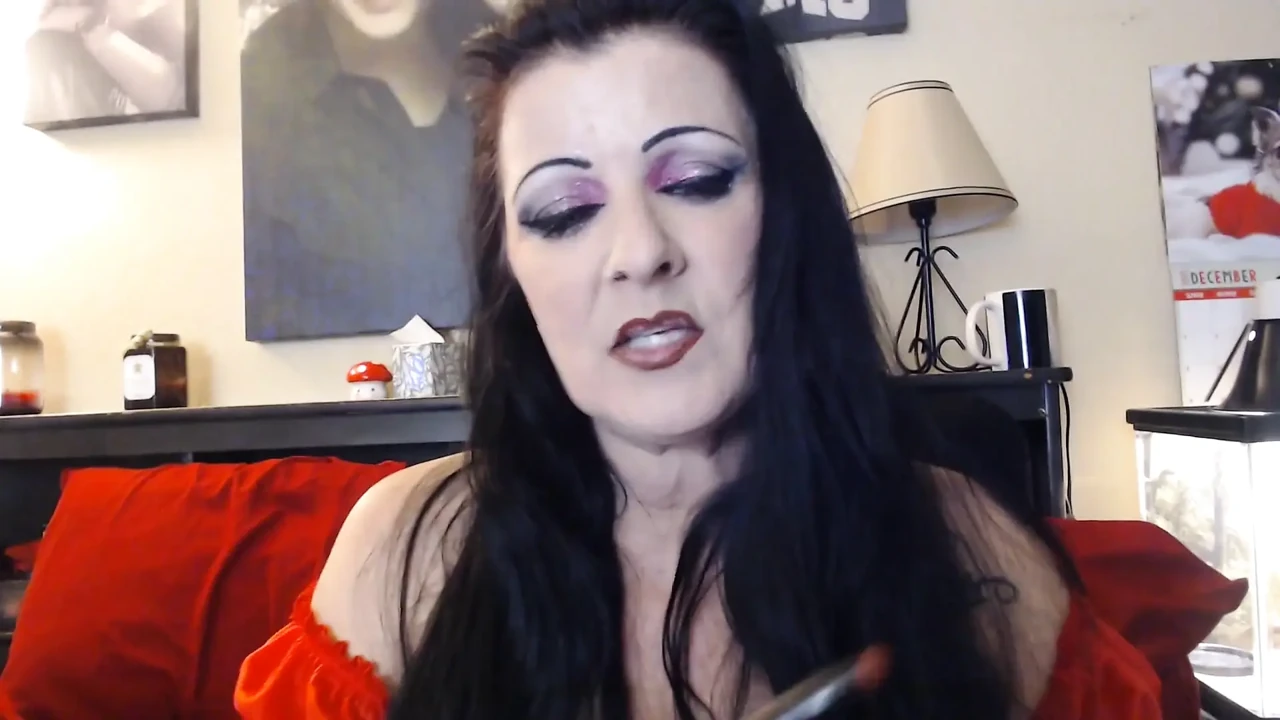 Lipstick application long duck lips