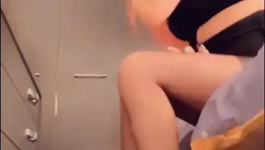 Köleyle ayaklarımı yalamak için domnation