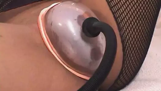 Fileli Asyalı sürtük oyuncaklarla oynamayı seviyor