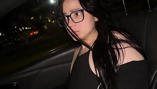 Üvey Kuzenimle Alışverişe Çıkıyoruz Ve Sonra Bana Böyle Geri Ödemek Istiyor.