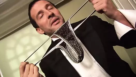 Gerçek aşkı arayan busty abanoz prenses!!