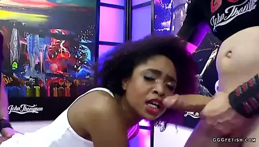 Siyah luna corazon gets sikiş ve verir oral