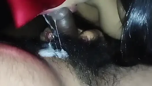 Karım oral seks partisi.. Yarak emmeyi çok seviyor