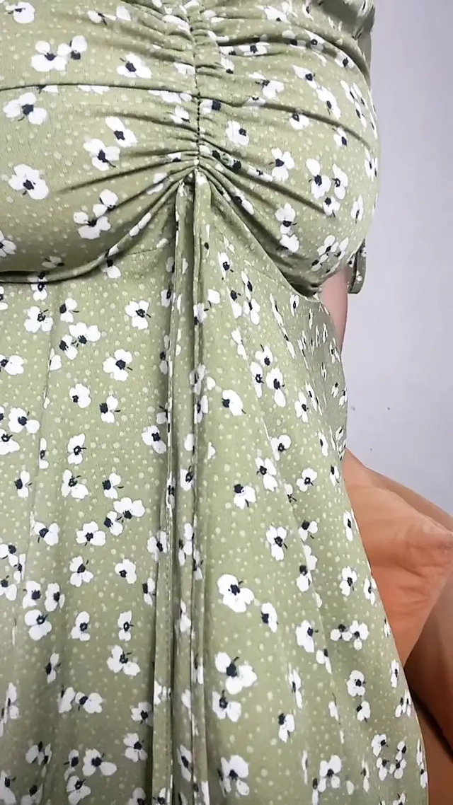 Young young mama shows off her perfect body