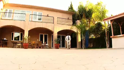 Olgun 4 sevgili - sıska kız büyük bir horoz tarafından delinmiş delikler alır
