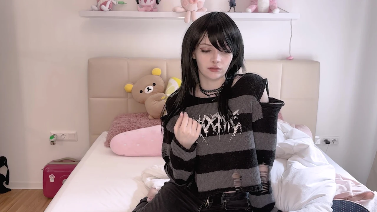 Emo Teen Fucked Hard for the First Time at Houseparty