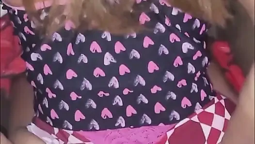 Gerçekten güzel bir anal boşluğu nasıl yapacağını biliyor.