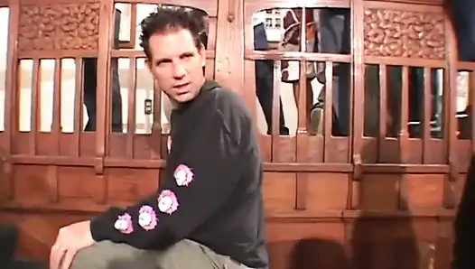 Seksi sarışın kızlar yarak emiyor