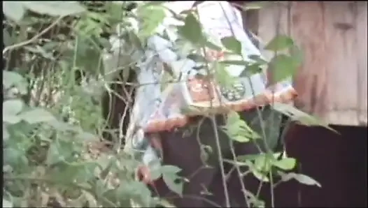 John Holmes'un büyük yarağı ateşli bir kaltağın içine düşmek üzere