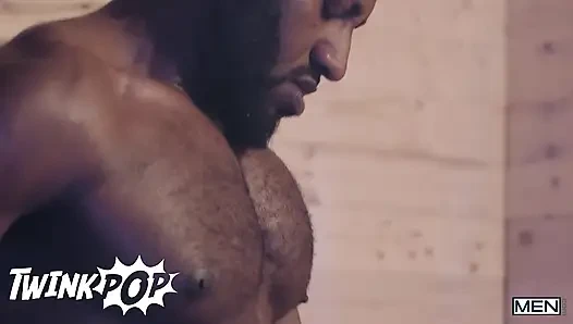 Twinkpop - Braxton Cruz'un kalın yarağı buharlı bir sauna seansından sonra Maverick Sun'dan derinden temizleniyor