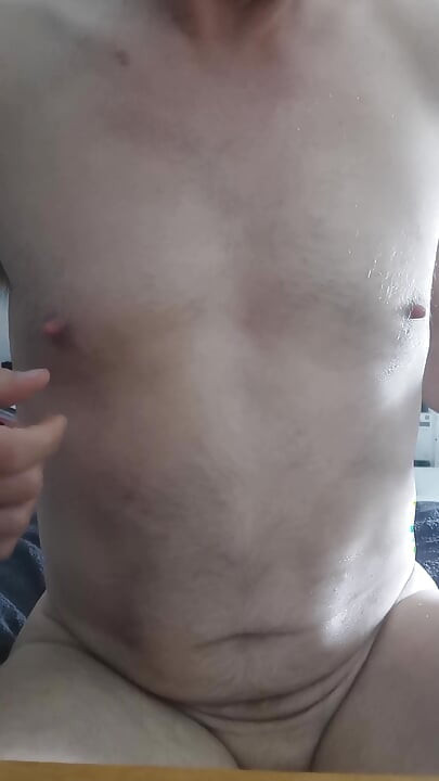 Nippel biraz kayganlaştırıcı ile oynuyor