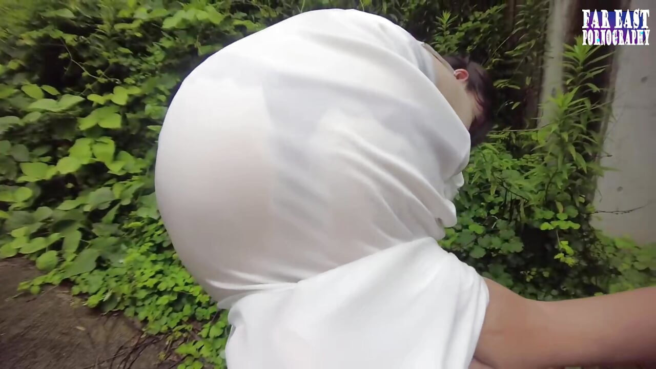 Kesintisiz serbest bırakmayı sağlayan ilk kez açık havada şeftali ile steamy t geri yürüyüş bölüm 1