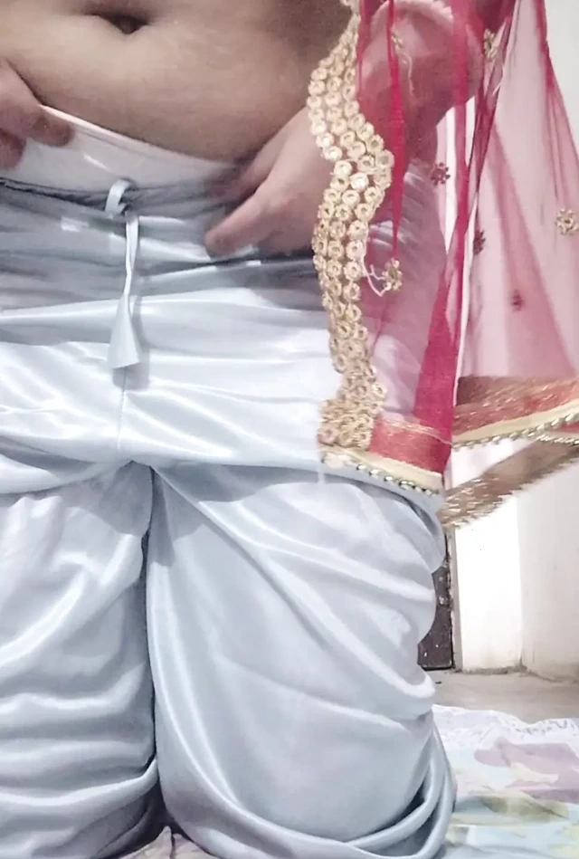 Randi bhabhi chudi salesman se