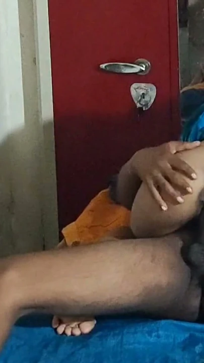 Desi indian village bhabhi first time meet with her Step brother. | Klip 2