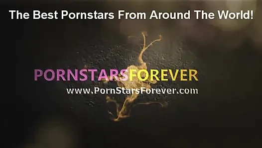 Porn Starlet kontrolü eline alıyor