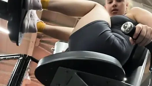 Jucielussie spor salonu egzersiz seansı