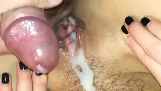 Auf Ihre Muschi gespritzt