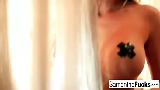 Samantha aziz onu kedi parmaklar