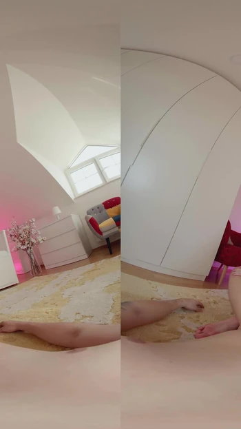 Захватывающий момент из "18VR Jessie Ames обожает использовать эти элегантные ступни, чтобы согреть вас"