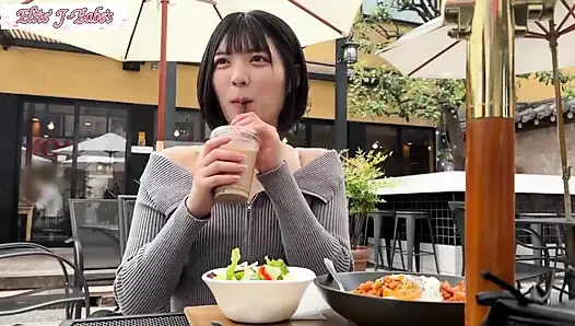 Saf görünüm cüretkar bir tarafı gizler, sevimli cazibe beklenmedik derecede yoğun bir karşılaşmayı ortaya çıkarıyor