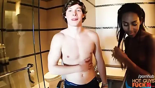 Masum beyaz çocuk hiç ilk Afrika prensesini sikikleri