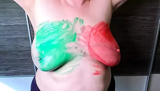 Mutlu Paskalya sert göğüsleri renkli göğüslerini sikiyor