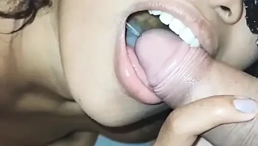 Karnını bolca sidikle dolduruyor