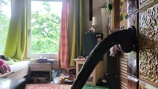 Kirli ıslak dildo gırtlağına kadar alıyor 3