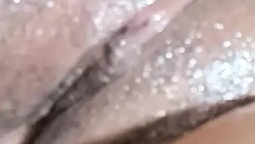 Mulher colombiana se masturba com seu vizinho