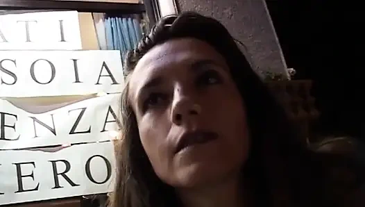 Gerçek İtalyan evli kadın evde gizli sevgilisiyle seks yapıyor