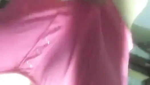 Üzgünüm, yanlışlıkla vajinumu gösterdiğimi düşünüyorum