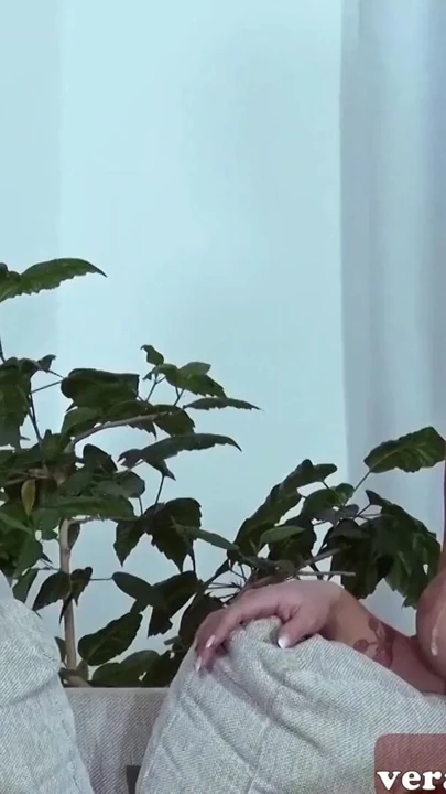 Alman kıllı sıska milf büyük horoz hikaye ile adamı baştan çıkarır | Klip 3
