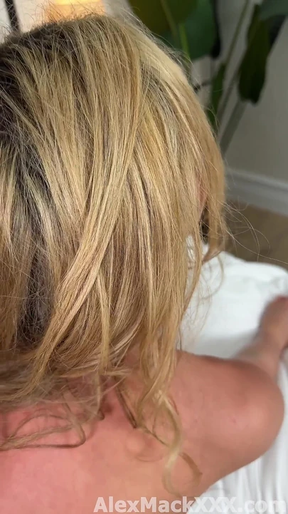 Kız arkadaşını en iyi arkadaşıyla paylaşıyor