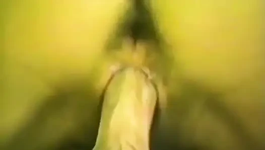 Azgın bir esmer yüze boşalmak için sikiliyor