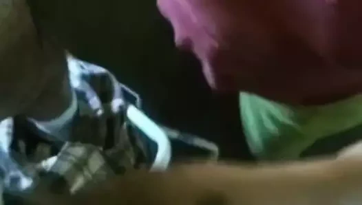 küçük penisimi emmek