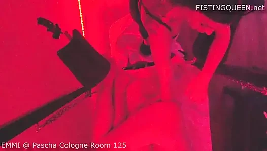 Kadın egemenliği yumruk sokma - Alman genelevde derin sert- hızlı