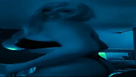 İkimizi de havaya sokacak.